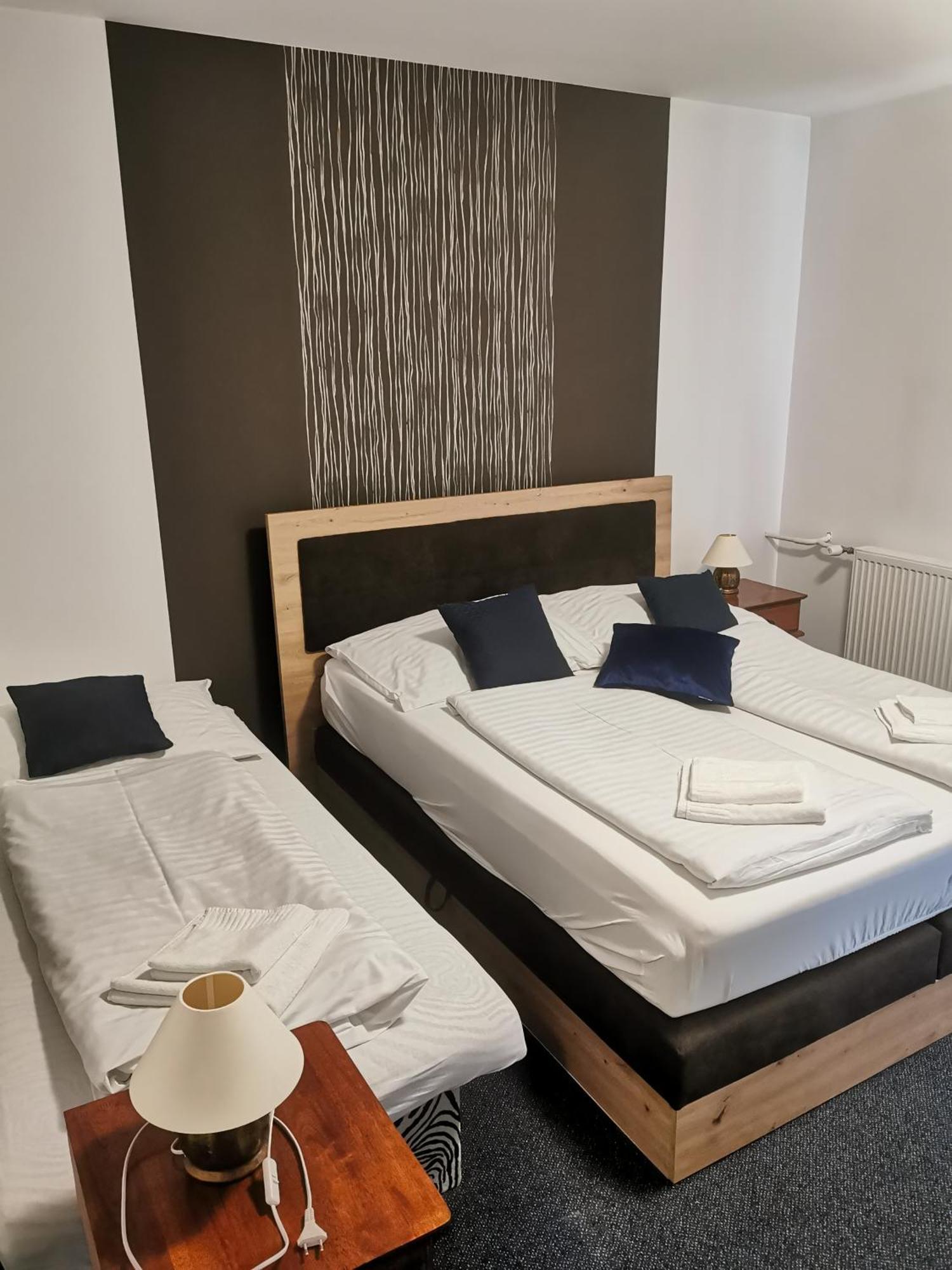 Hotel Diana Nové Mesto nad Váhom 외부 사진