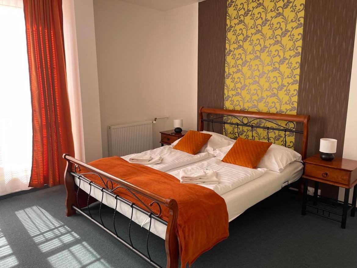 Hotel Diana Nové Mesto nad Váhom 외부 사진